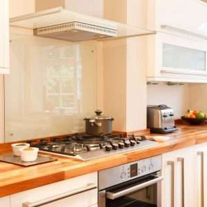 clear glass kitchen splashback